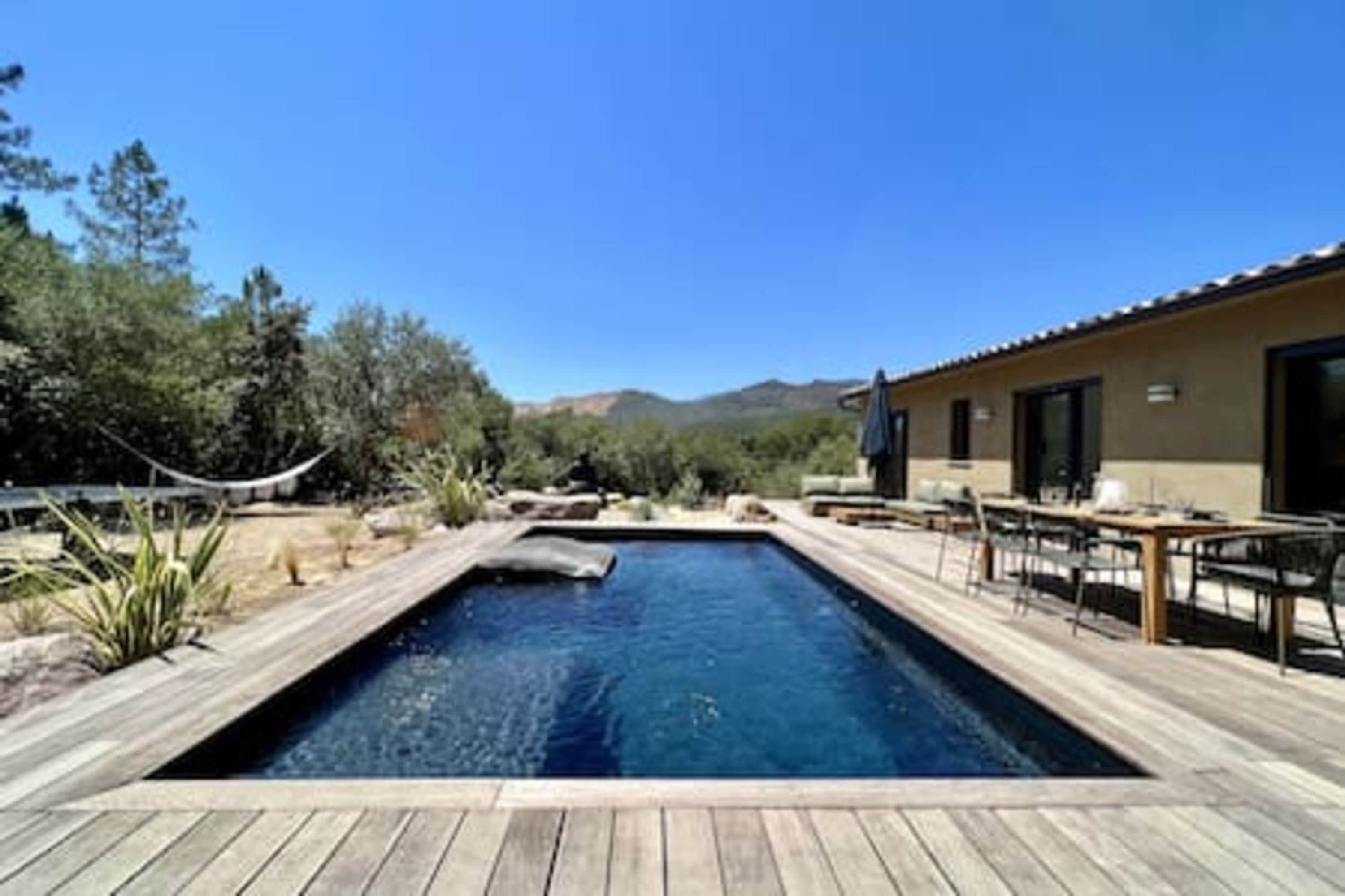 House | 4 bilik tidur, kalis bunyi 