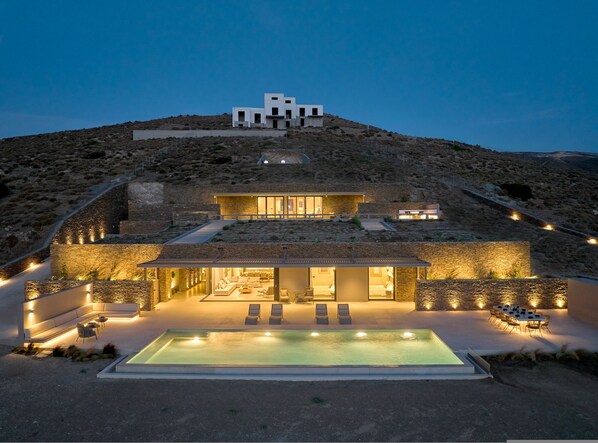 5 bedrooms