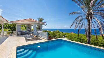 Villa | 4 bedrooms, Internet