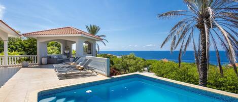 Villa | 4 bedrooms, Internet