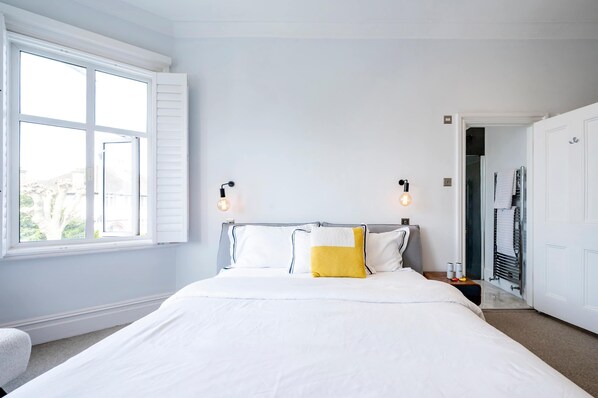 House - The Suburban Bliss With 3 Bedrooms and 2 5 Bathrooms (London)
