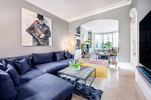 3 bedrooms, Internet - The Suburban Bliss With 3 Bedrooms and 2 5 Bathrooms (London)