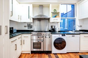 Apartment - Maida Vale Mansions 2 bed -by Out of Office Lifestyle (London)