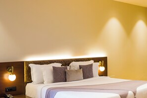 Chambre Confort, 1 grand lit, non-fumeurs | Literie de qualité supérieure, bureau