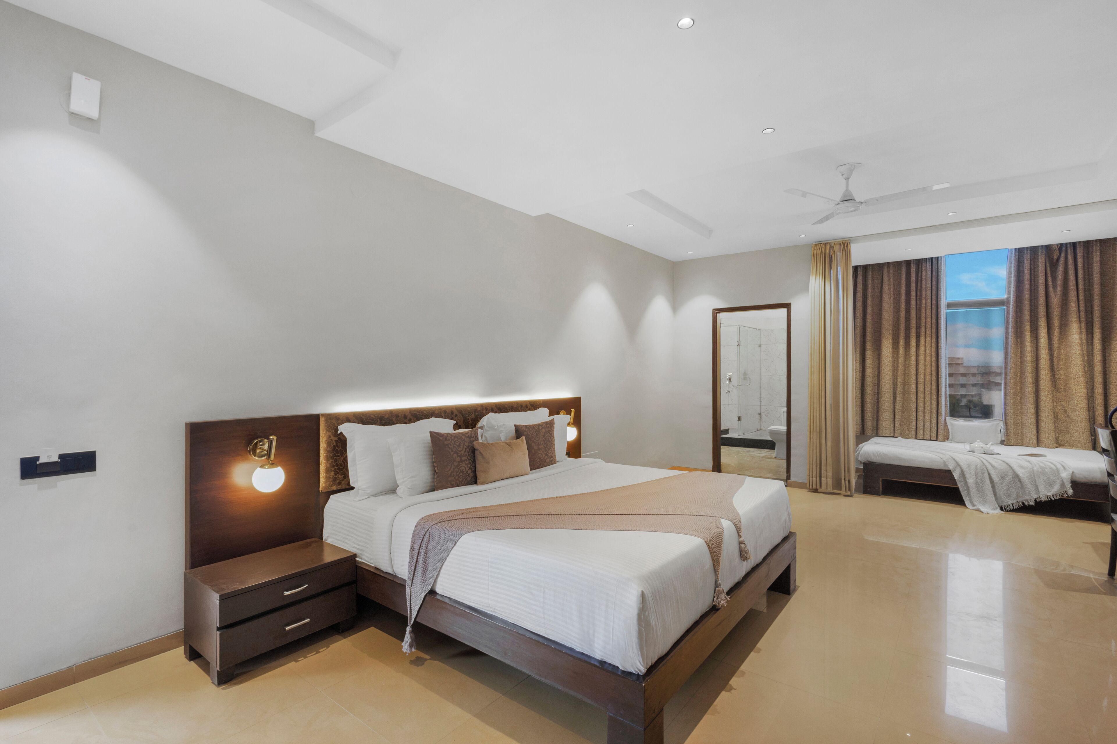 Työpöytä, kannettavalle tietokoneelle sopiva työtila