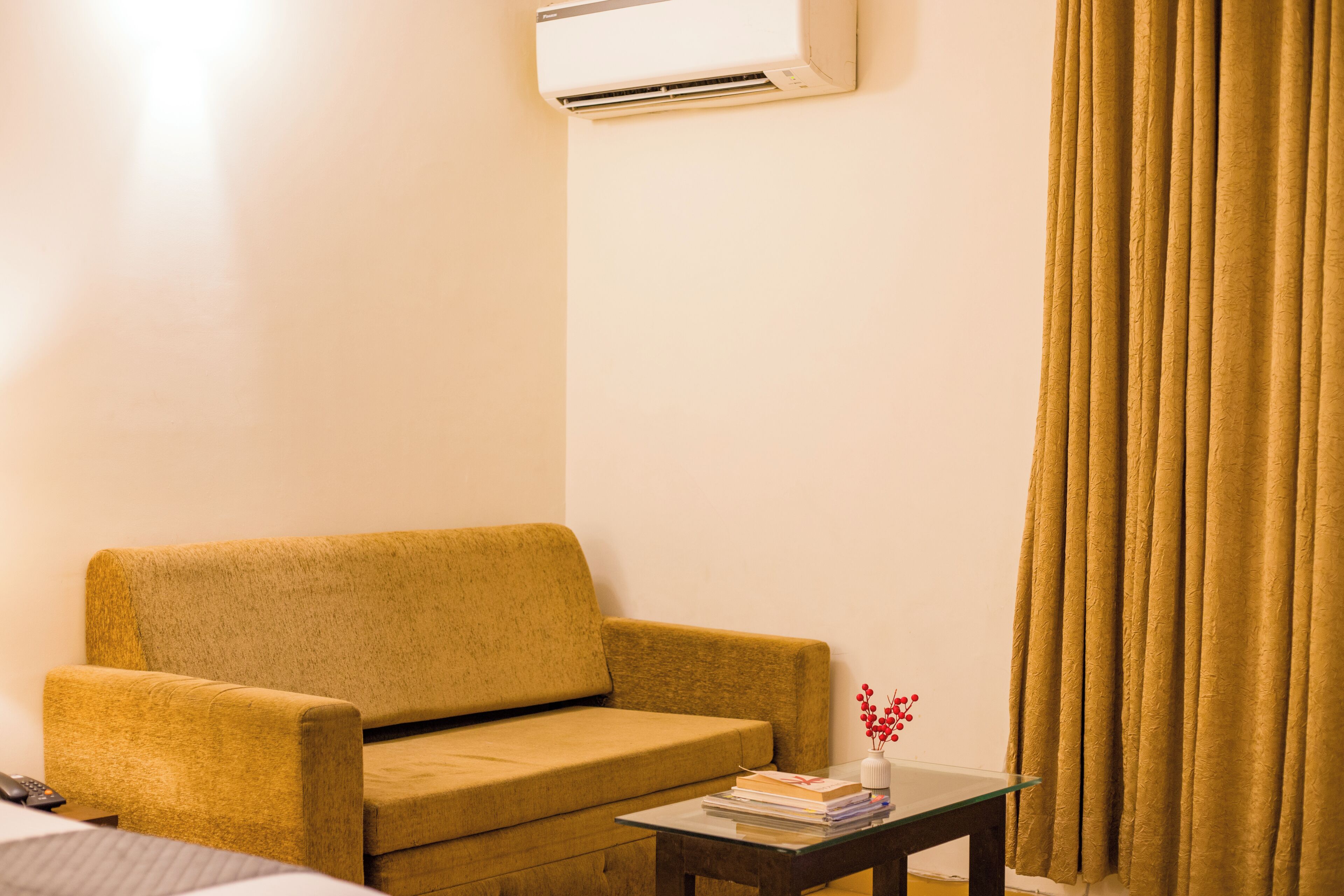 Superior Room, 1 Queen Bed | Premium bedding, desk, laptop workspace, iron/ironing board