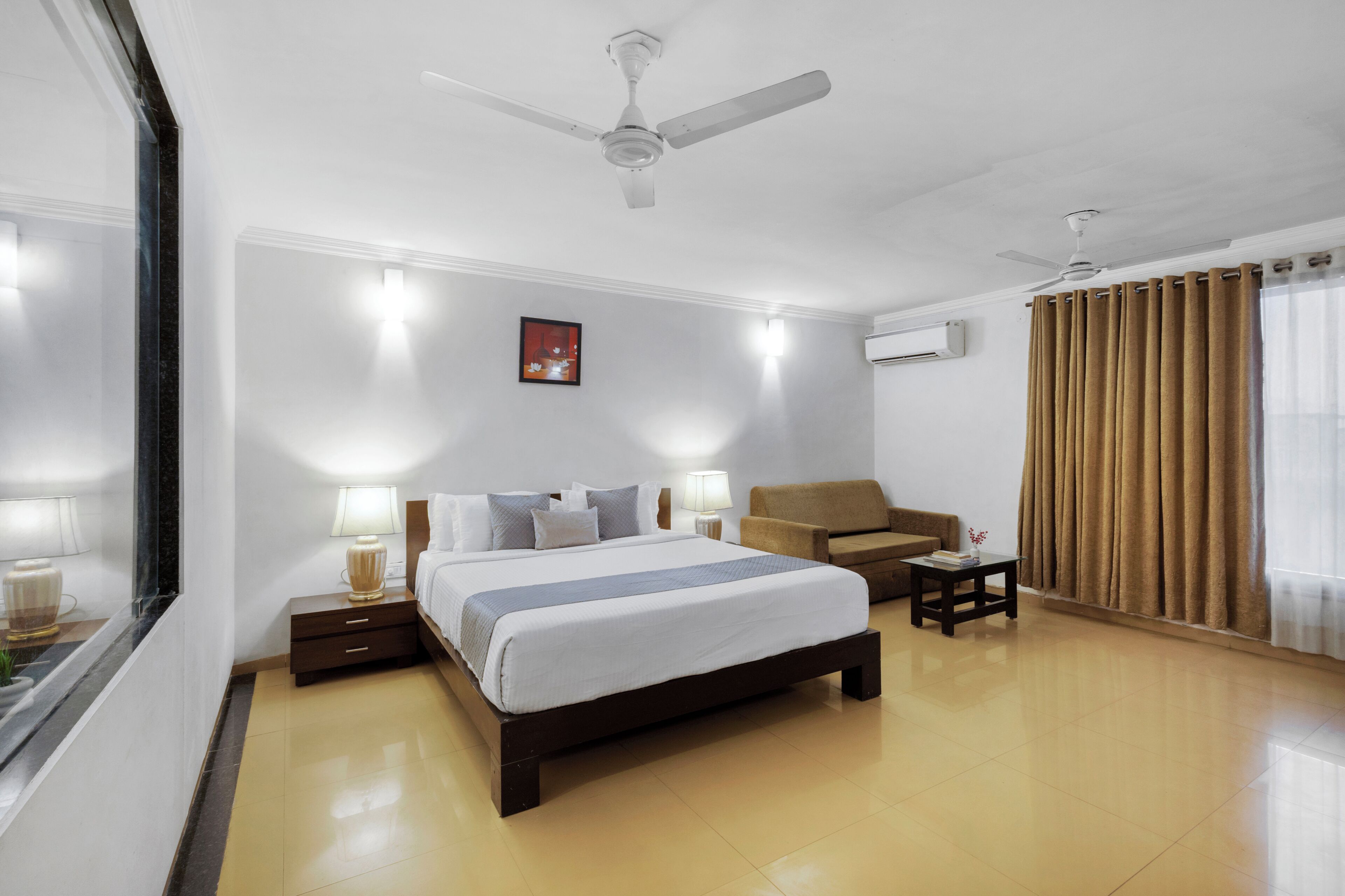 Työpöytä, kannettavalle tietokoneelle sopiva työtila