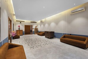Coin salon dans le hall