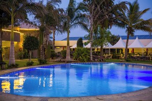 Εξωτερική πισίνα