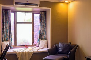 Deluxe Room, 1 Queen Bed | Premium bedding, desk, laptop workspace, iron/ironing board - Jeevantara Resort by Alaya Stays (Udaipur)