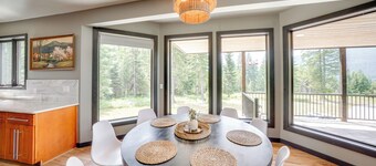 7 Mi to Boat Launch: Luxe Montana Family Home