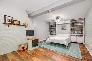 2 Schlafzimmer, Schreibtisch, Bügeleisen/Bügelbrett, Internetzugang