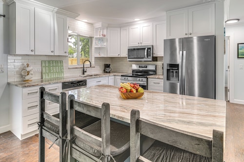 Swim, Game & BBQ: Family Retreat in Stuart