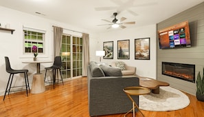 Smart TV, fireplace