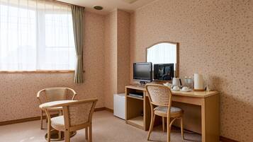 Kahden hengen classic-huone (kaksi sänkyä) | Työpöytä, ilmainen Wi-Fi