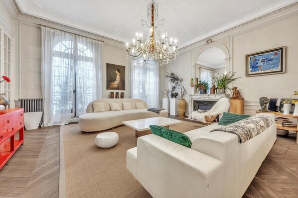 Maison, fumeurs | 5 chambres, Internet