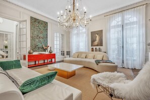 House, Smoking | 5 bedrooms, Internet