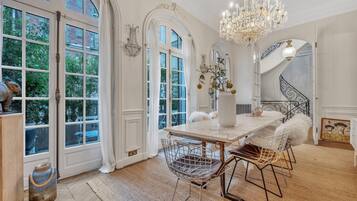 House, Smoking | 5 bedrooms, Internet