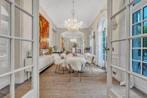 House, Smoking | 5 bedrooms, Internet