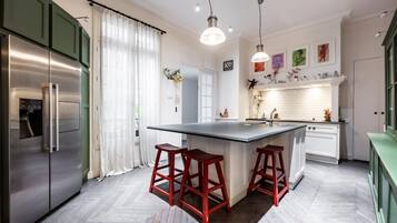 Rumah, Boleh Merokok | 5 kamar tidur dan internet