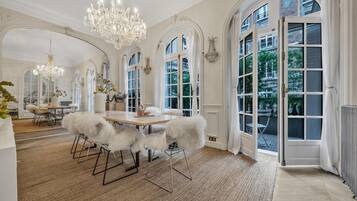 House, Smoking | 5 bedrooms, Internet