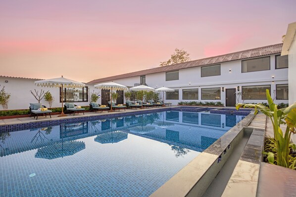 3 indoor pools, outdoor pool