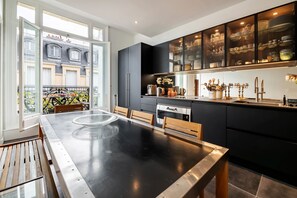 Apartment | 3 bedrooms, Internet - Prestigious Apartment Near the Trocadero (Paris)