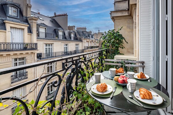 อพาร์ทเมนท์ | 3 ห้องนอน, อินเทอร์เน็ตความเร็วสูง