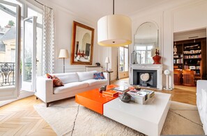 อพาร์ทเมนท์ | 3 ห้องนอน, อินเทอร์เน็ตความเร็วสูง