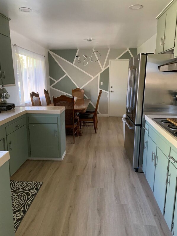 Microwave, oven, stovetop, dishwasher