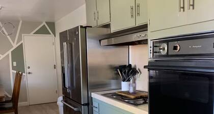 Beautiful family home in Fresno close to freeway and centrally located!