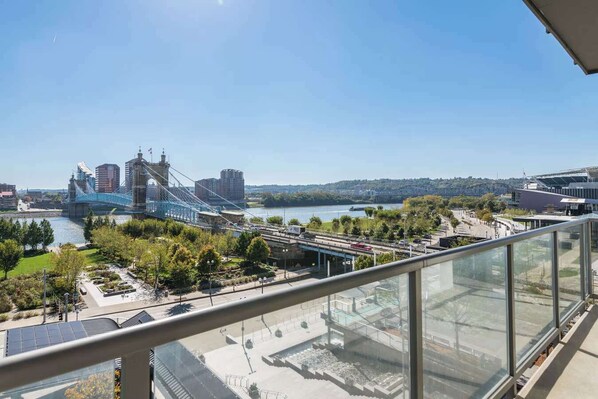 Terrace/patio - CozySuites - Current at the Banks (Cincinnati)
