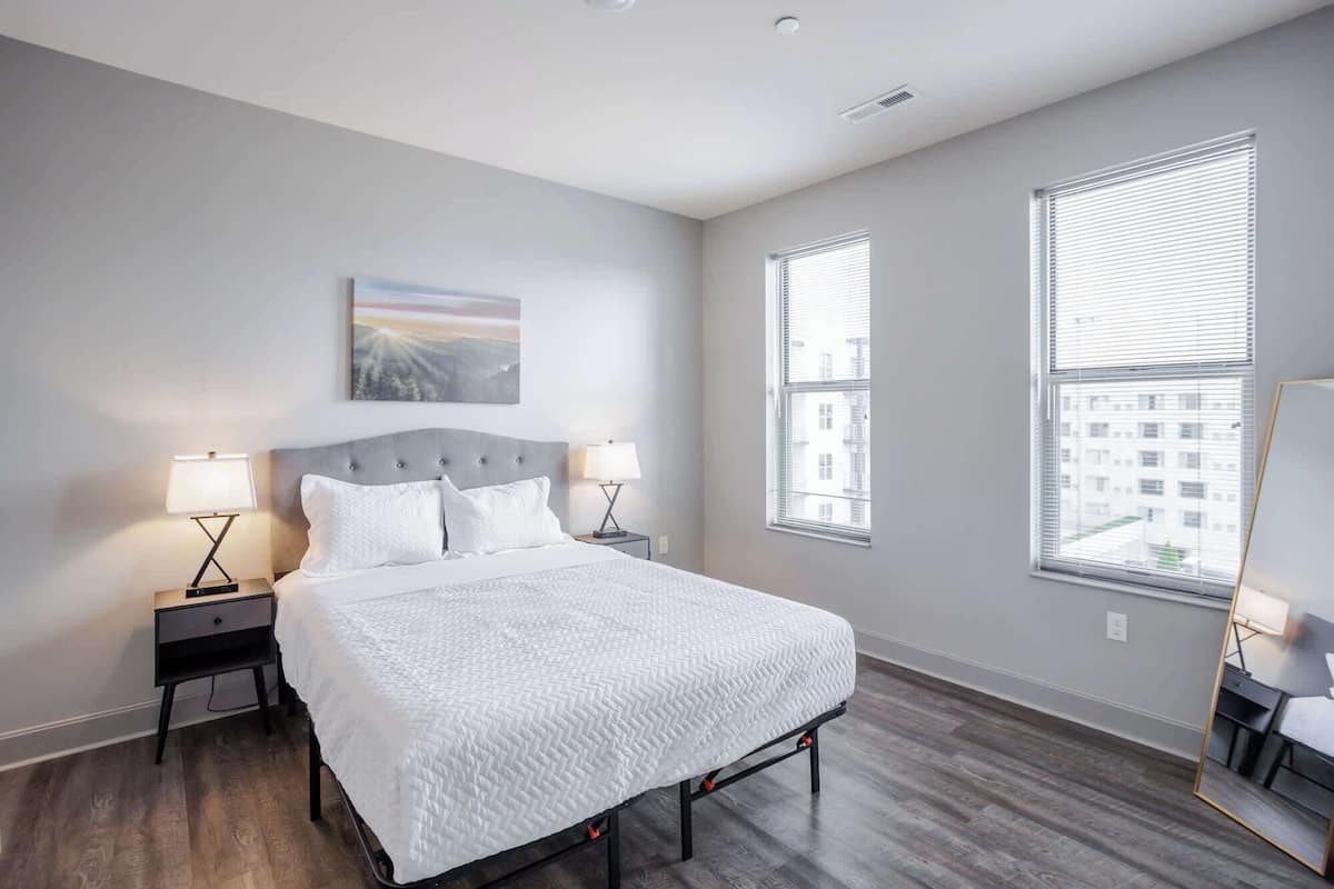 Deluxe Apartment | Desk, laptop workspace, iron/ironing board, free WiFi