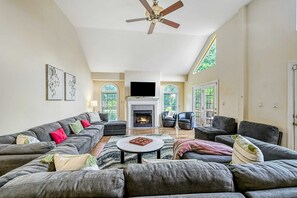 TV, fireplace, offices