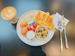 Sarapan lengkap setiap hari dengan biaya tambahan