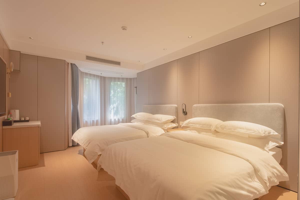 Family Twin Room (1.2m & 1.8m Beds) | Blackout curtains, iron/ironing board, free WiFi