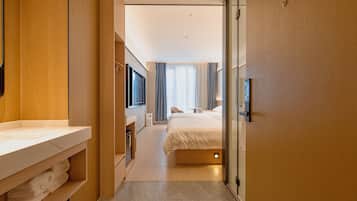 Family Twin Room with Courtyard View (1.2m & 1.8m Beds) | Living area | Printers