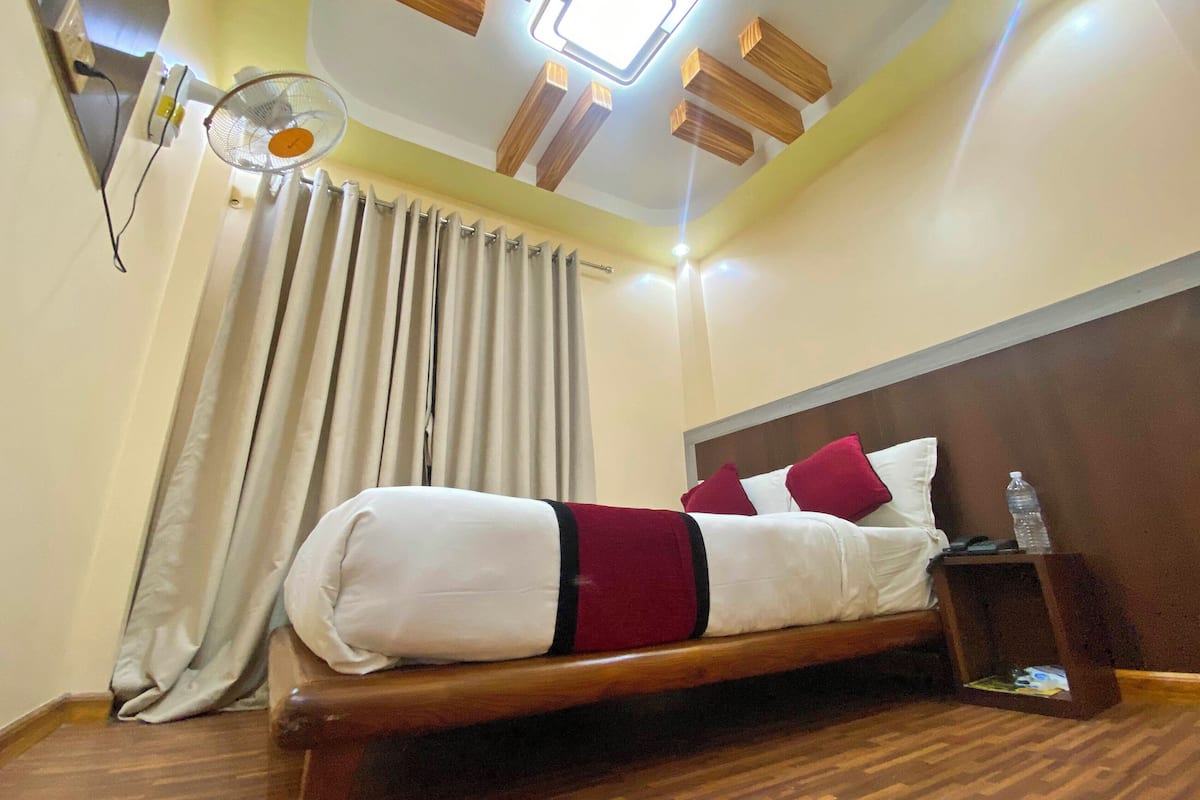 Quarto casal superior, vista para a cidade | Wi-Fi de cortesia