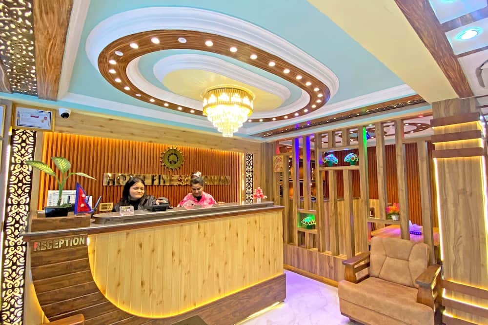 Hotel FIve Season Inn
