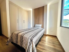 3 bedrooms, iron/ironing board, Internet, bed sheets