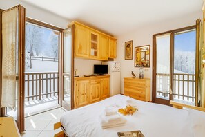 1 bedroom, free WiFi, bed sheets