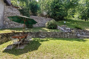 Appartamento Standard, camere multiple (Relax In Pineta) | Ristorazione all'aperto