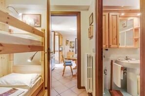 Standard Apartment, Multiple Bedrooms (Relax In Pineta) | 1 bedroom, WiFi, bed sheets - Relax In Pineta (Oulx)
