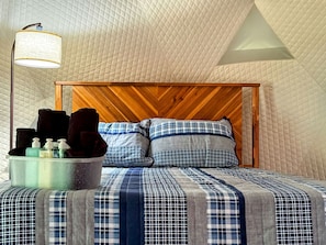 1 bedroom, travel cot, free WiFi, bed sheets