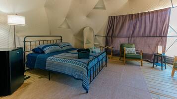 1 bedroom, travel cot, free WiFi