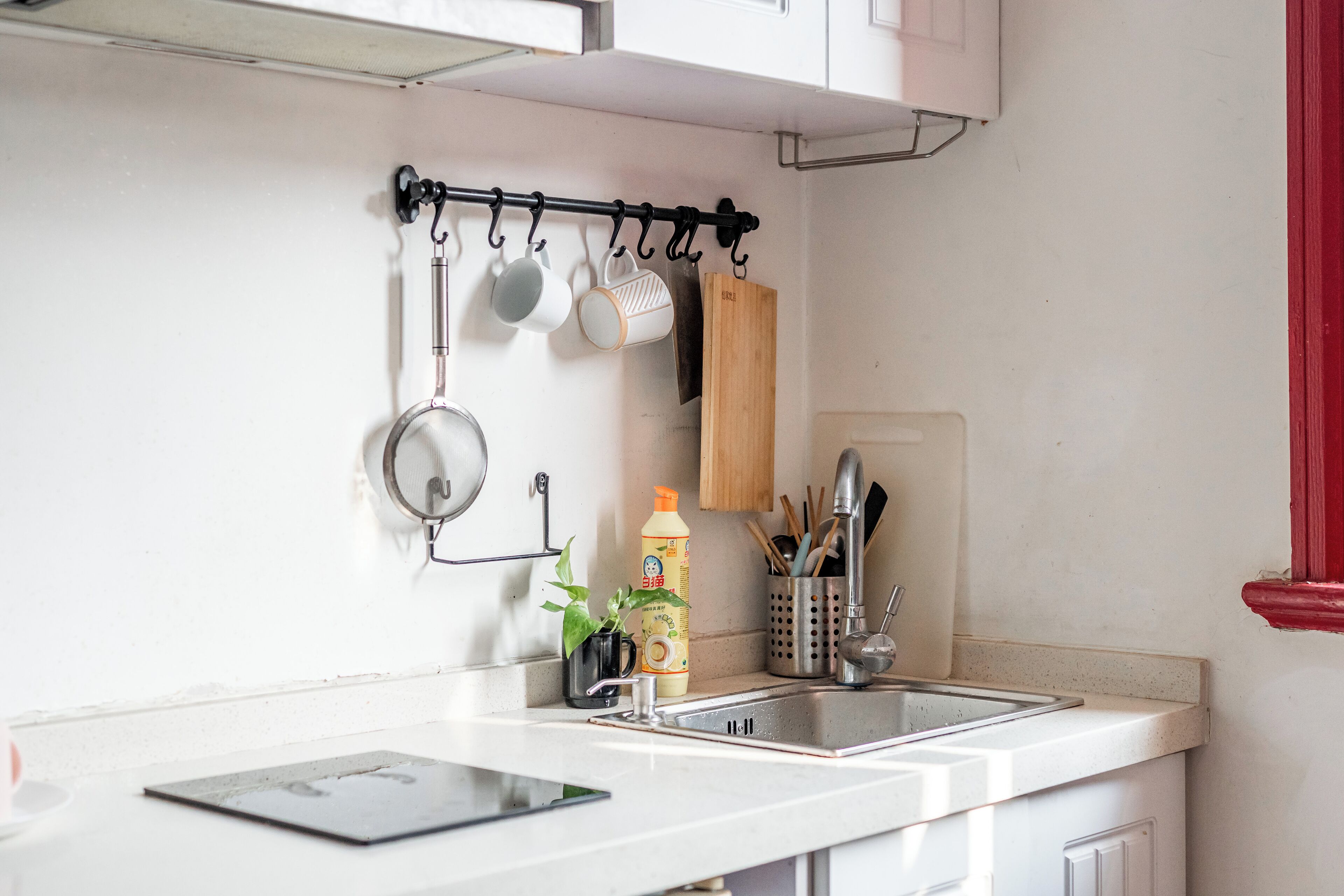 Standaard appartement | Privékeuken | Een koelkast, een microgolfoven, een rijstkoker