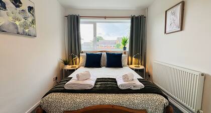 Dudley Apartment with Parking
