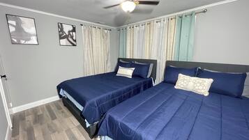 2 slaapkamers, een strijkplank/strijkijzer, wifi, beddengoed