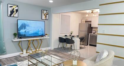 Entire Cozy Home + Free Parking + Fast Wi-Fi & Located in central area