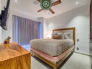2 bedrooms, desk, iron/ironing board, WiFi - Versalles 204 2BR/2BA | Pool, Balcony, Downtown (Puerto Vallarta)